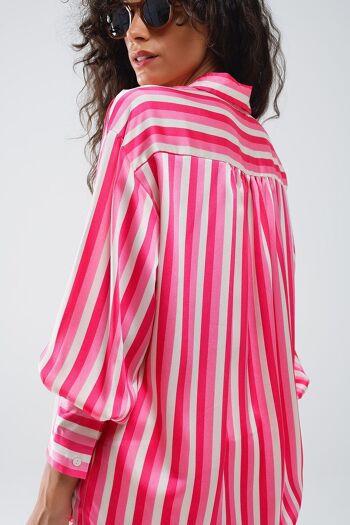 Chemise en satin à rayures verticales rose avec fermeture boutonnée 2