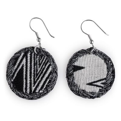 Boucles d'oreilles en tissu recyclé noir et blanc Produit équitable