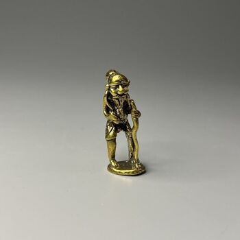 Figurine miniature en laiton, dessin #146