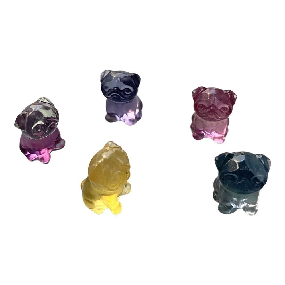 Mini cagnolino in fluorite arcobaleno, 1,5 x 1 cm
