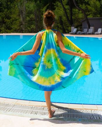 TIE DYE Serviette convertible « Deux-en-un » | Kimono et serviette de plage | Vert - Bleu, avec coffret cadeau recyclé 2