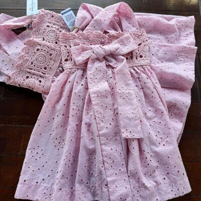 Wunderschönes, weiches, rosa, klassisches, handgesmoktes und handgestricktes Kleid für Babys und Kleinkinder, Mädchen, Sommerkleid für Mädchen, Sommerkleid mit Häkelriemen