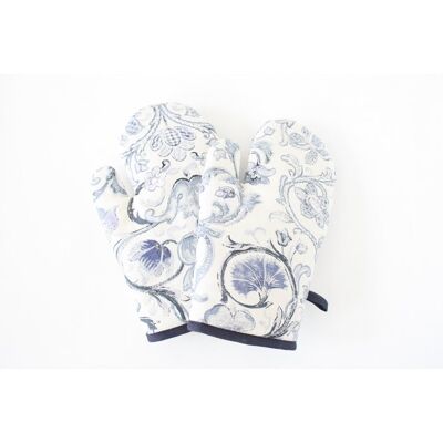 Delft blue oven gloves