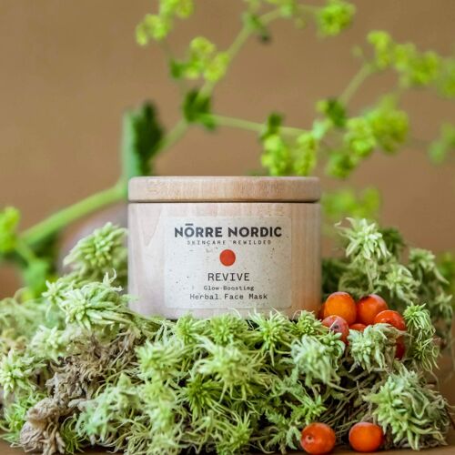Glow-Boosting Herbal Face Mask with Wild Arctic Herbs & Berries