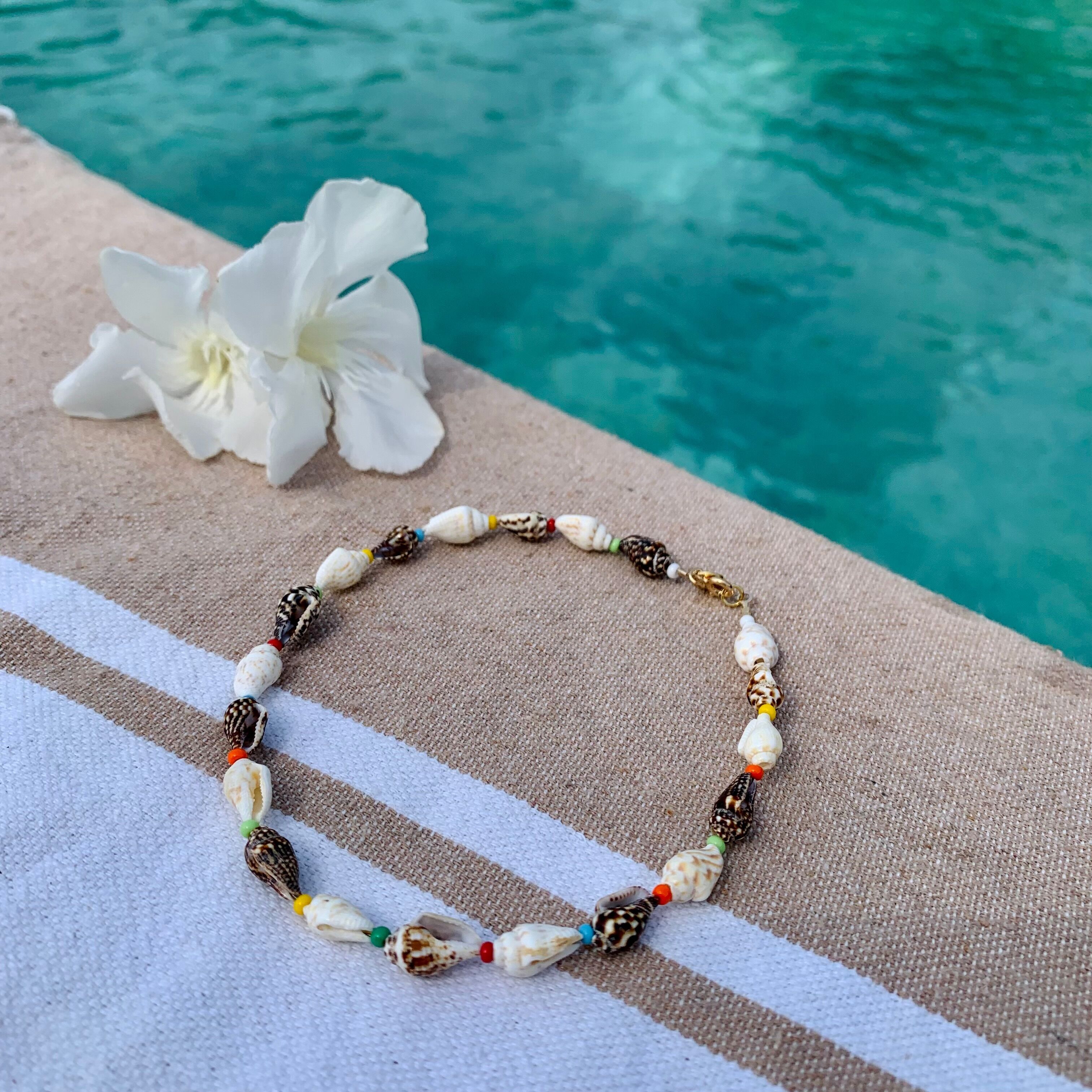 Bracelet de cheville Hawaï, multico et coquillage