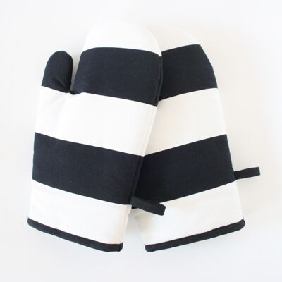 White-black striped oven mitts