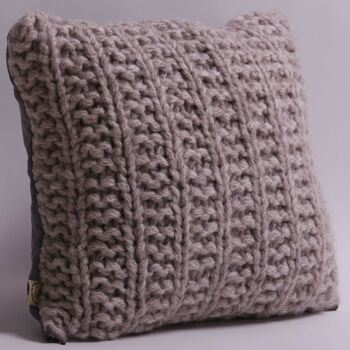 Coussin décoratif en laine tricoté à la main, couleur sable 8