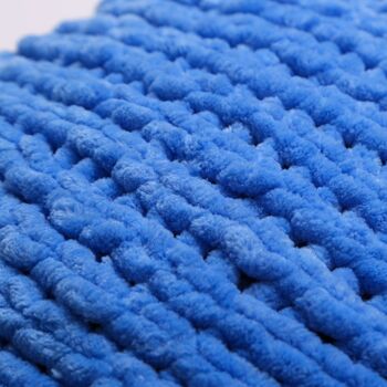 Coussin décoratif bleu en tricot à la main 6
