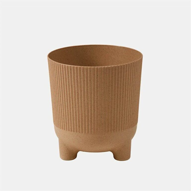 RECYCLED PLASTIC POT IN WHITE ARIA GLASS