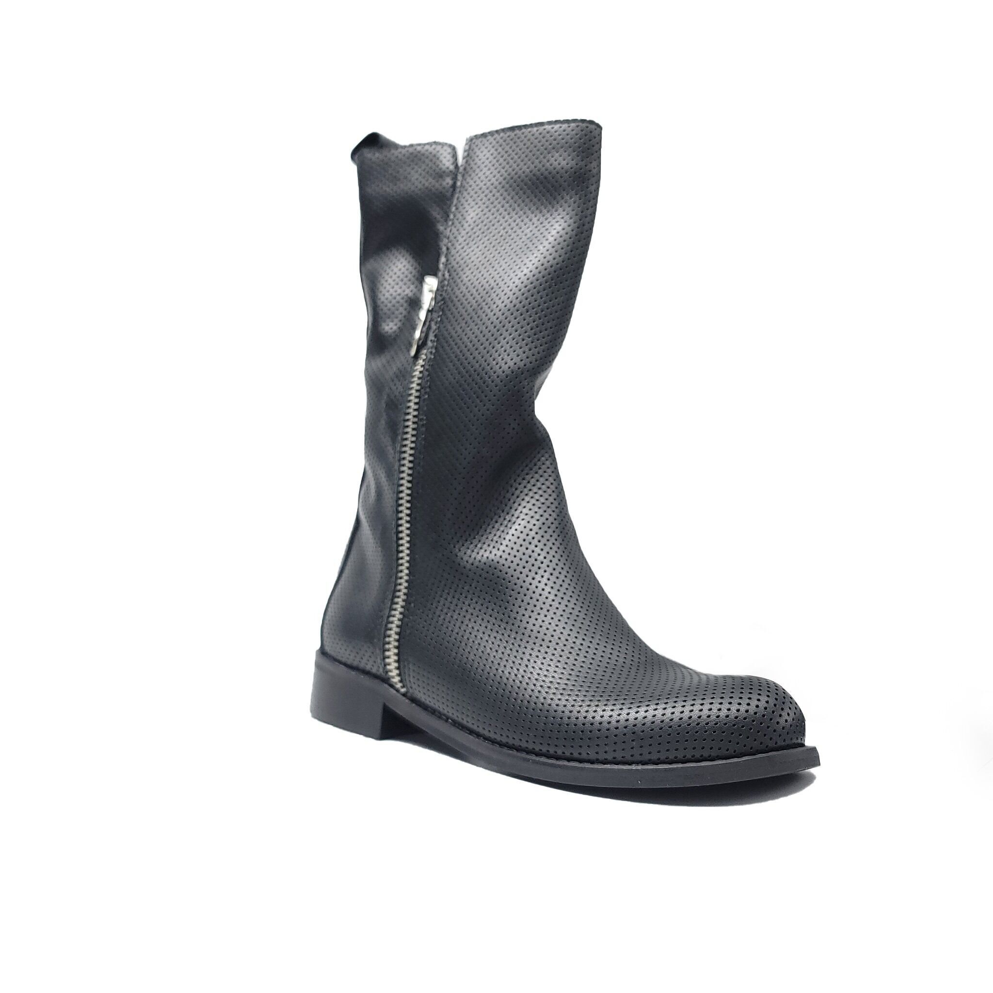 Botas militares de cuero negro con parte superior perforada y cremallera lateral, fabricadas en Italia