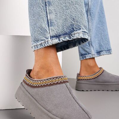 GREY FLUFFY PLATFORM SLIPPERS FAUX FUR LINED ANKLE BOOTS (PACK OF 12 PAIRS UK3-UK8)