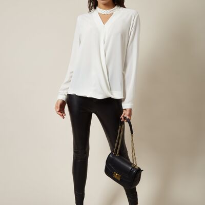 Top oversize à manches longues avec col à détails de perles en blanc