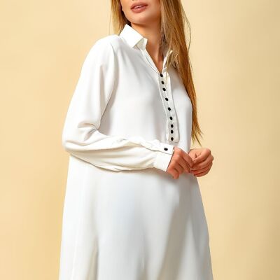Camicia a tunica con dettagli di bottoni in bianco