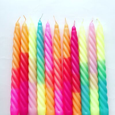 1 twisted candle mixed colors (PARAFFIN)