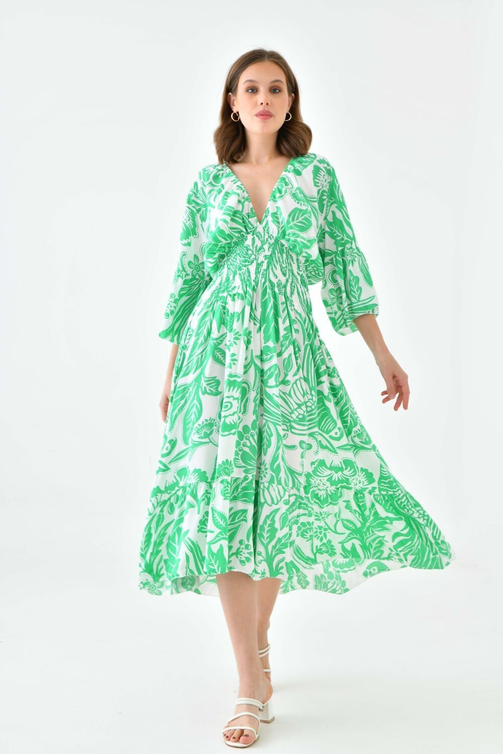 Robe mi-longue surdimensionnée à manches flottantes, taille froncée, col en V, imprimé floral, vert et blanc