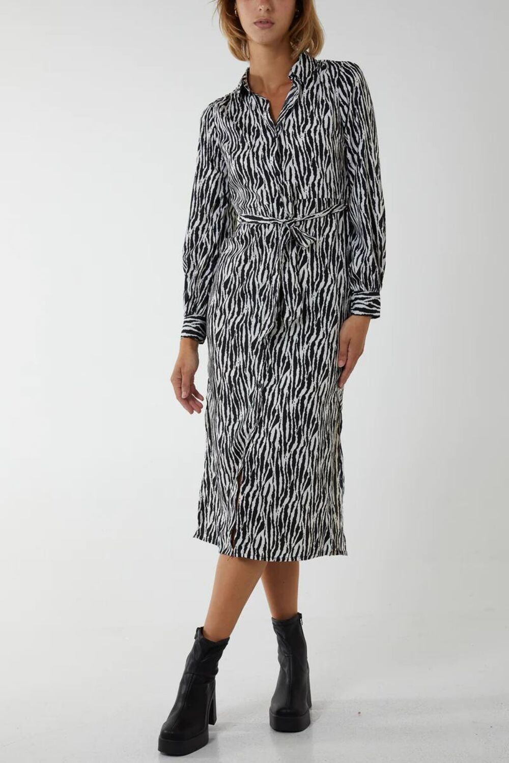 Abito chemisier midi con stampa zebrata a maniche lunghe e cintura abbinata in bianco e nero