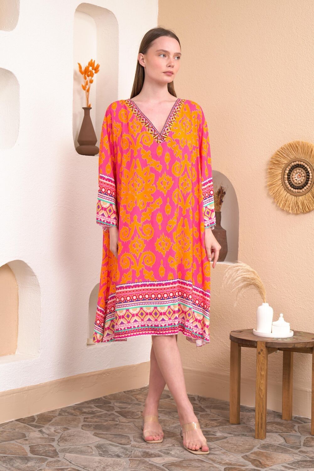 Robe midi imprimée surdimensionnée à manches longues et col en V en orange