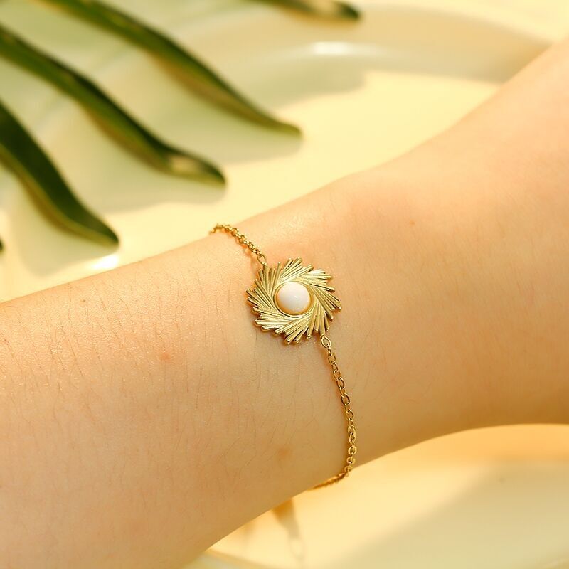 Bracciale Sole Dorato Con Pietra Naturale Bianca