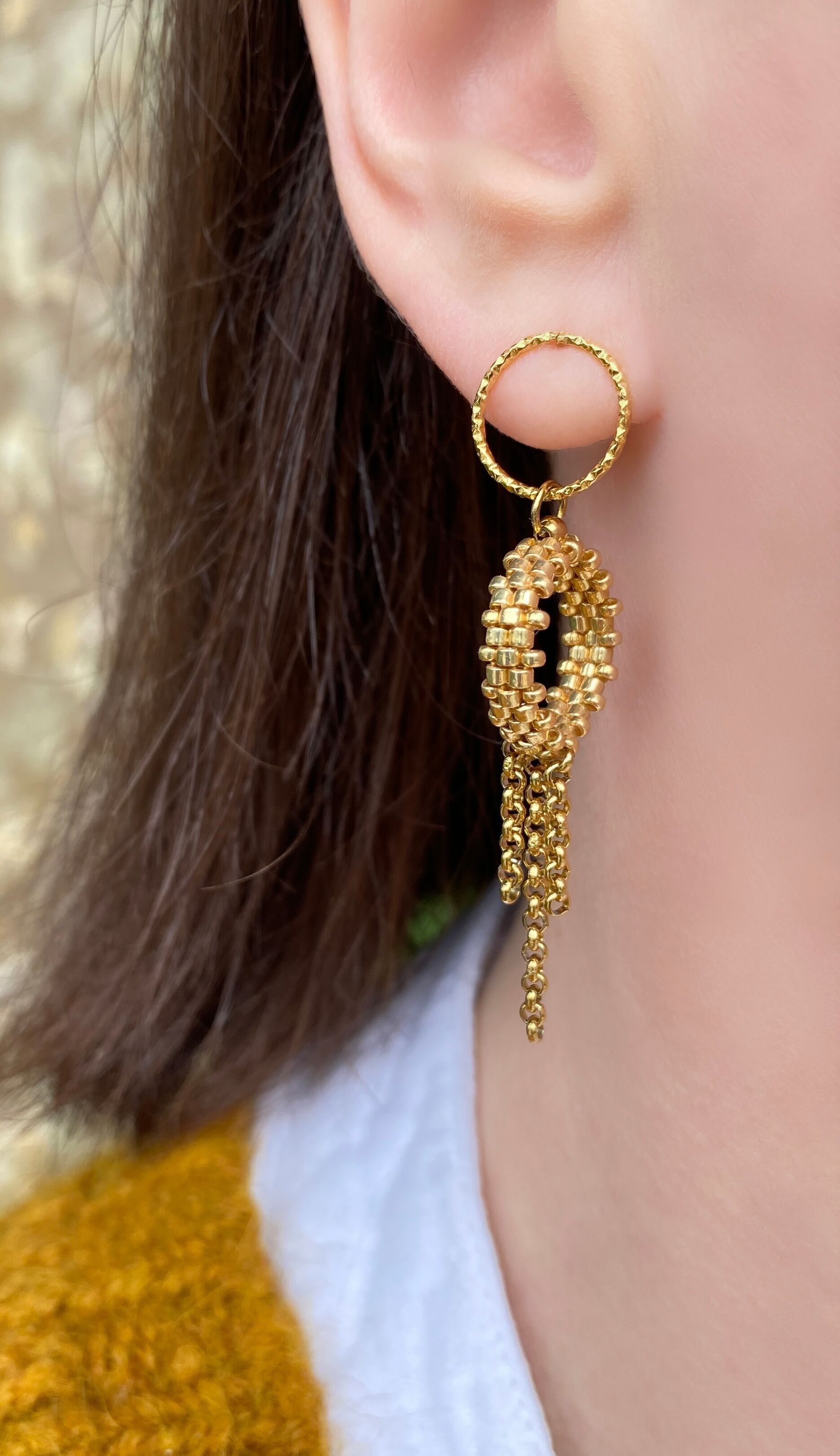 Lipaz earrings weaving in a circle of Japanese beads