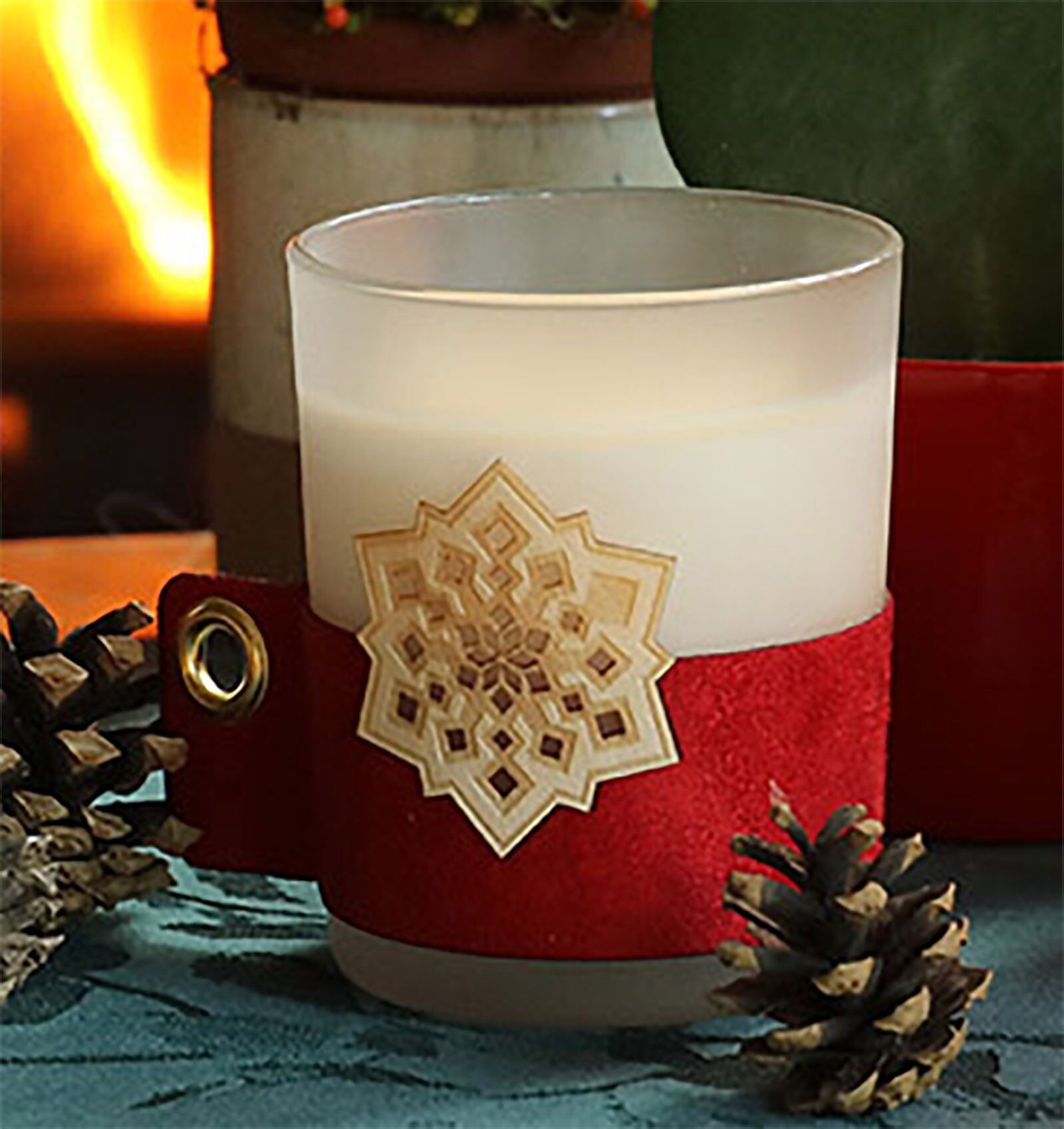 ROVANIEMI candela profumata, velluto e legno