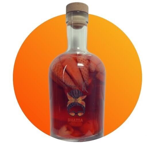 Rum arrangiert Erdbeere – Himbeere