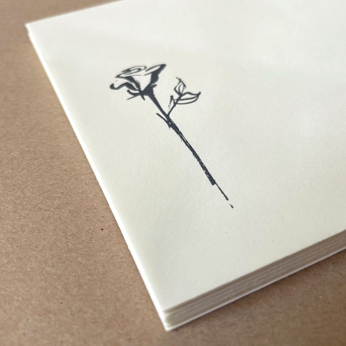 10 emballages de deuil doublés blanc crème : Rose