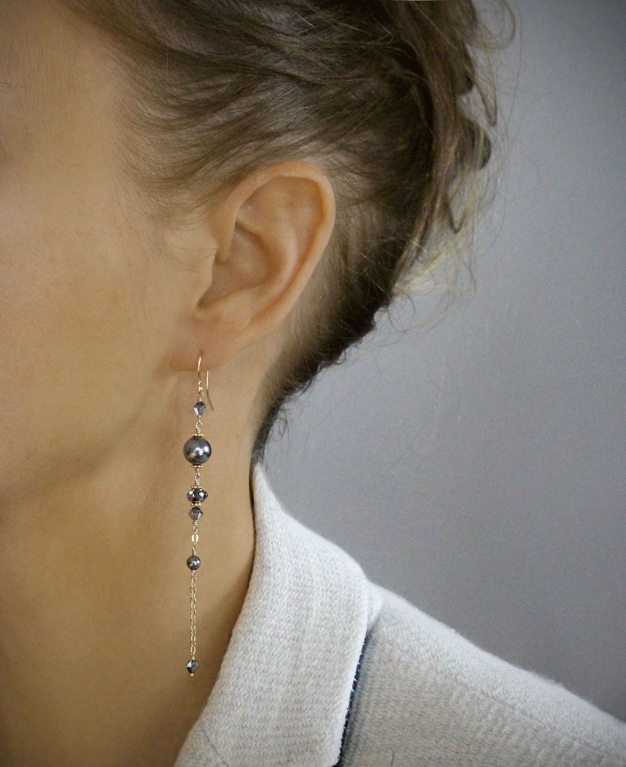 Long earrings with grey pearls and Black Diamond crystals