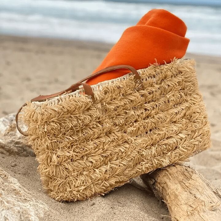 Tasche aus Bast und Leder