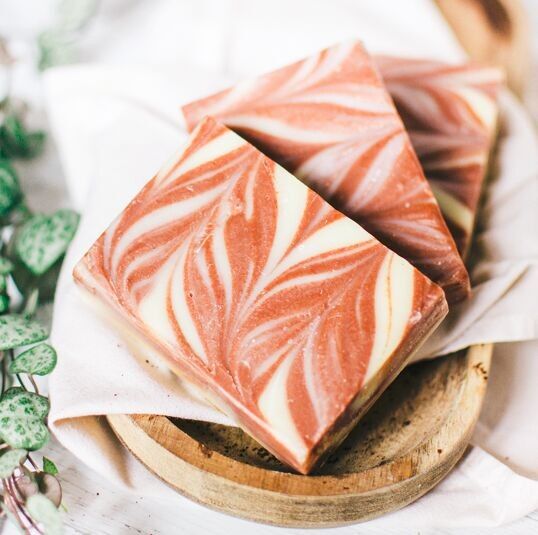 Sapone naturale saponificato a freddo con argilla rossa "Pura" SFUSO