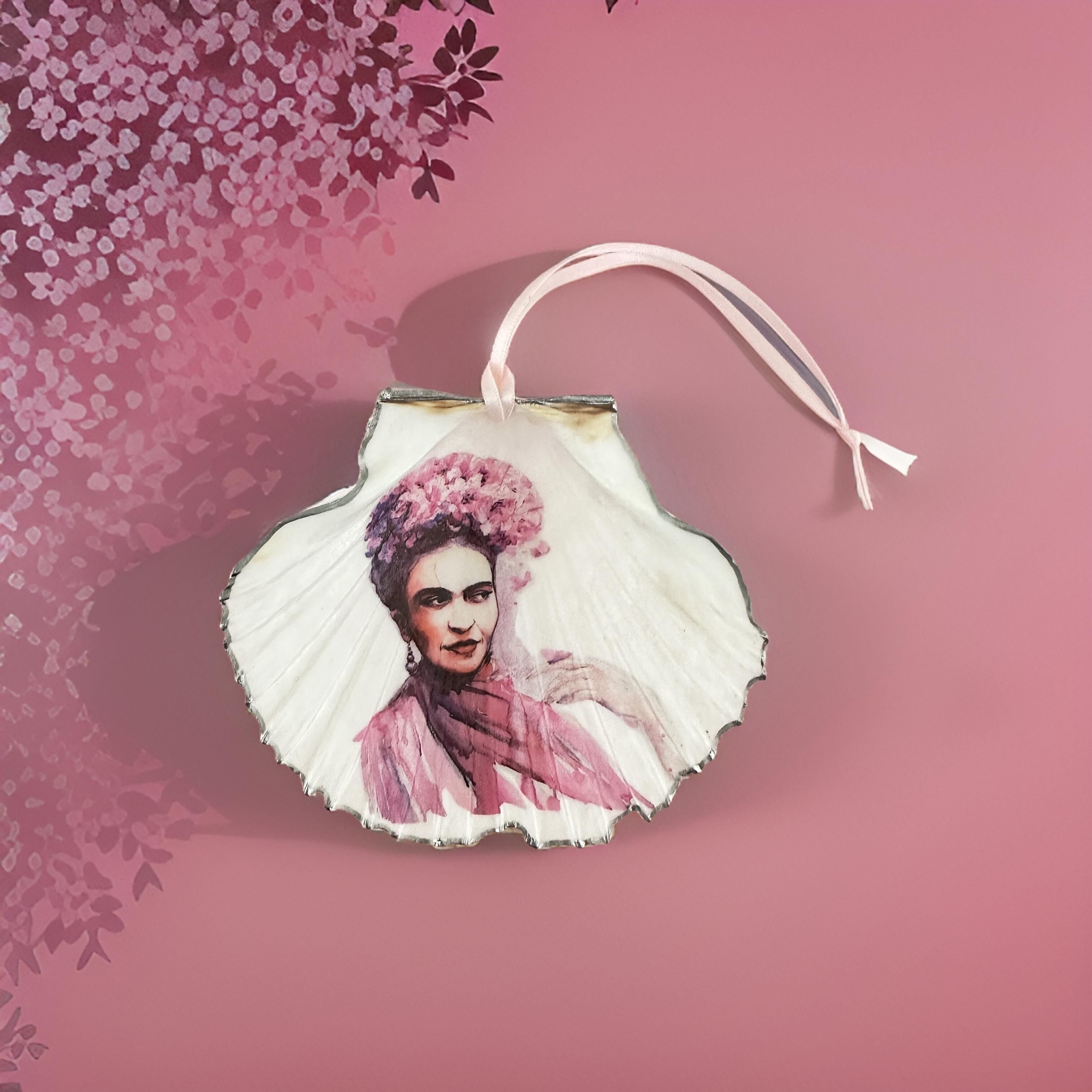 Ciondolo decorativo "Frida Butterfly", 2 dimensioni, 2 colori dei bordi e 2 opzioni di sospensione