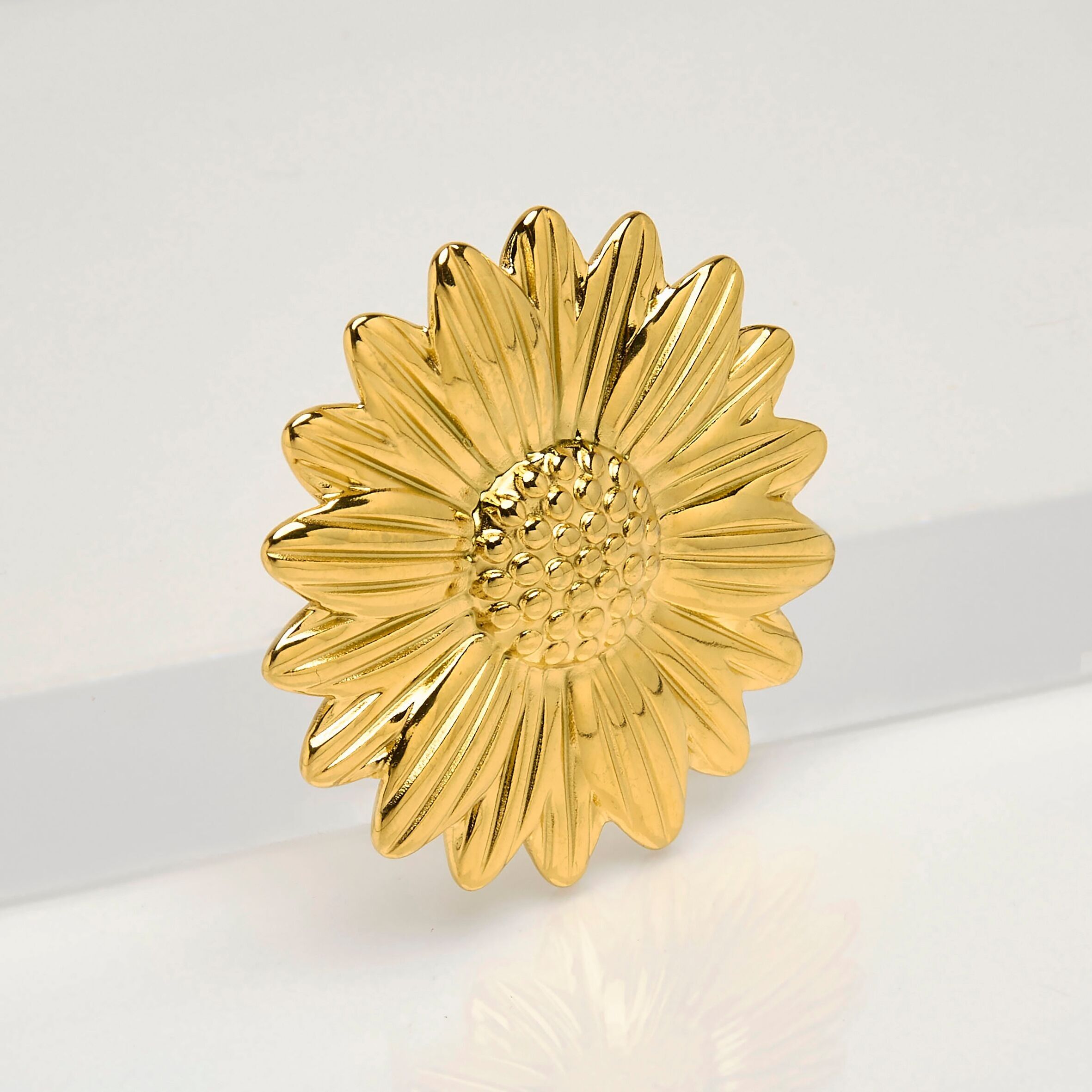 Adjustable daisy gold stainless steel ring