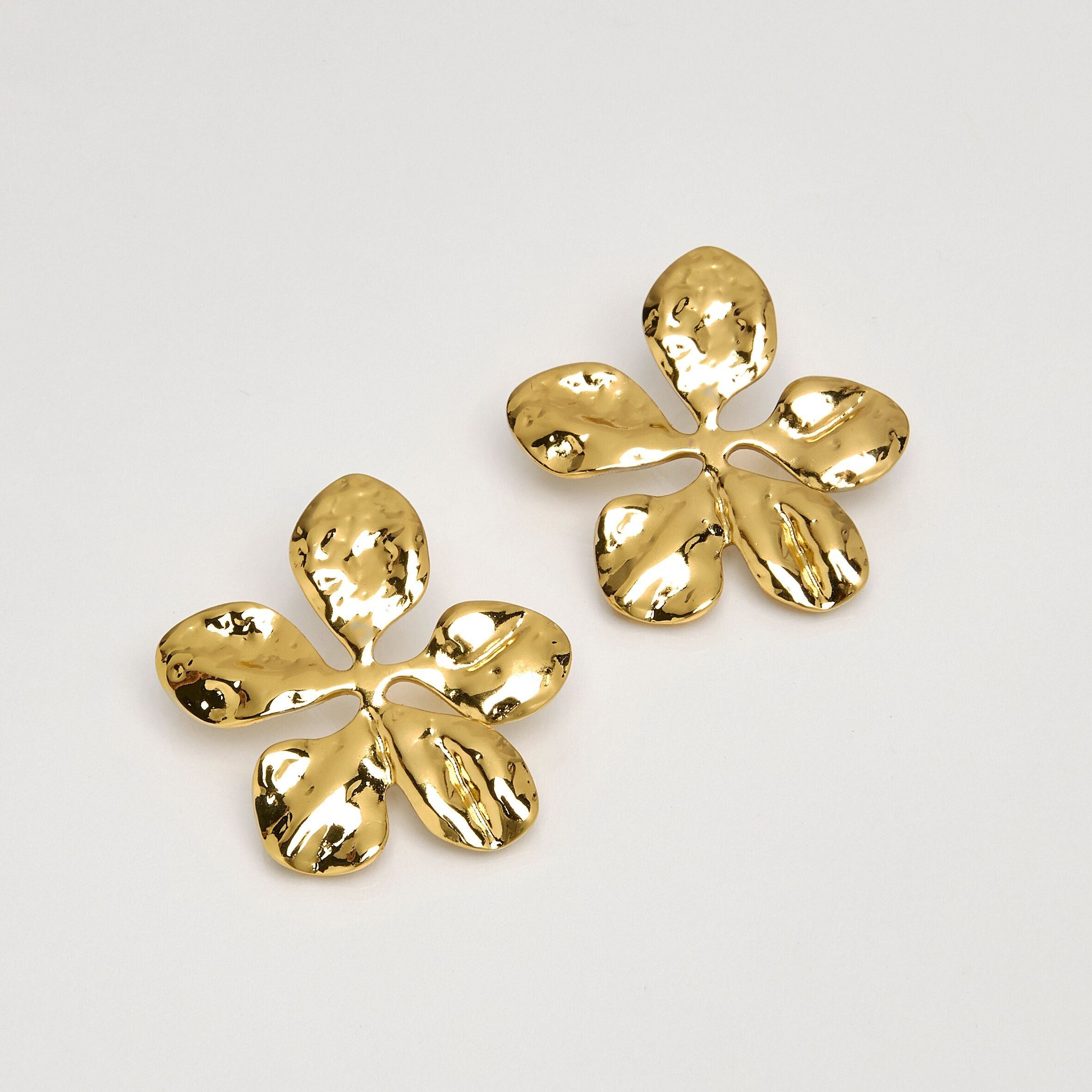 Ohrstecker aus goldfarbenem Edelstahl, rosa.