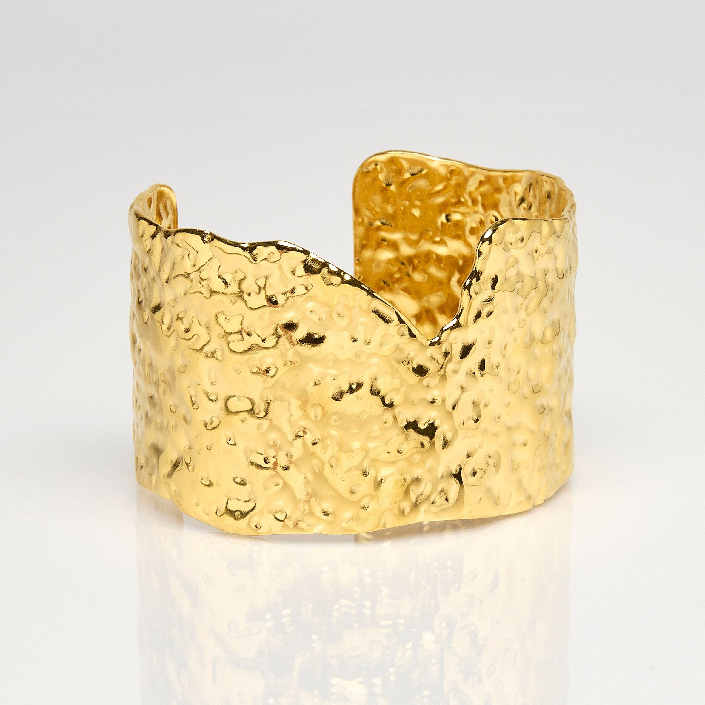 Bracciale in acciaio inossidabile dorato.