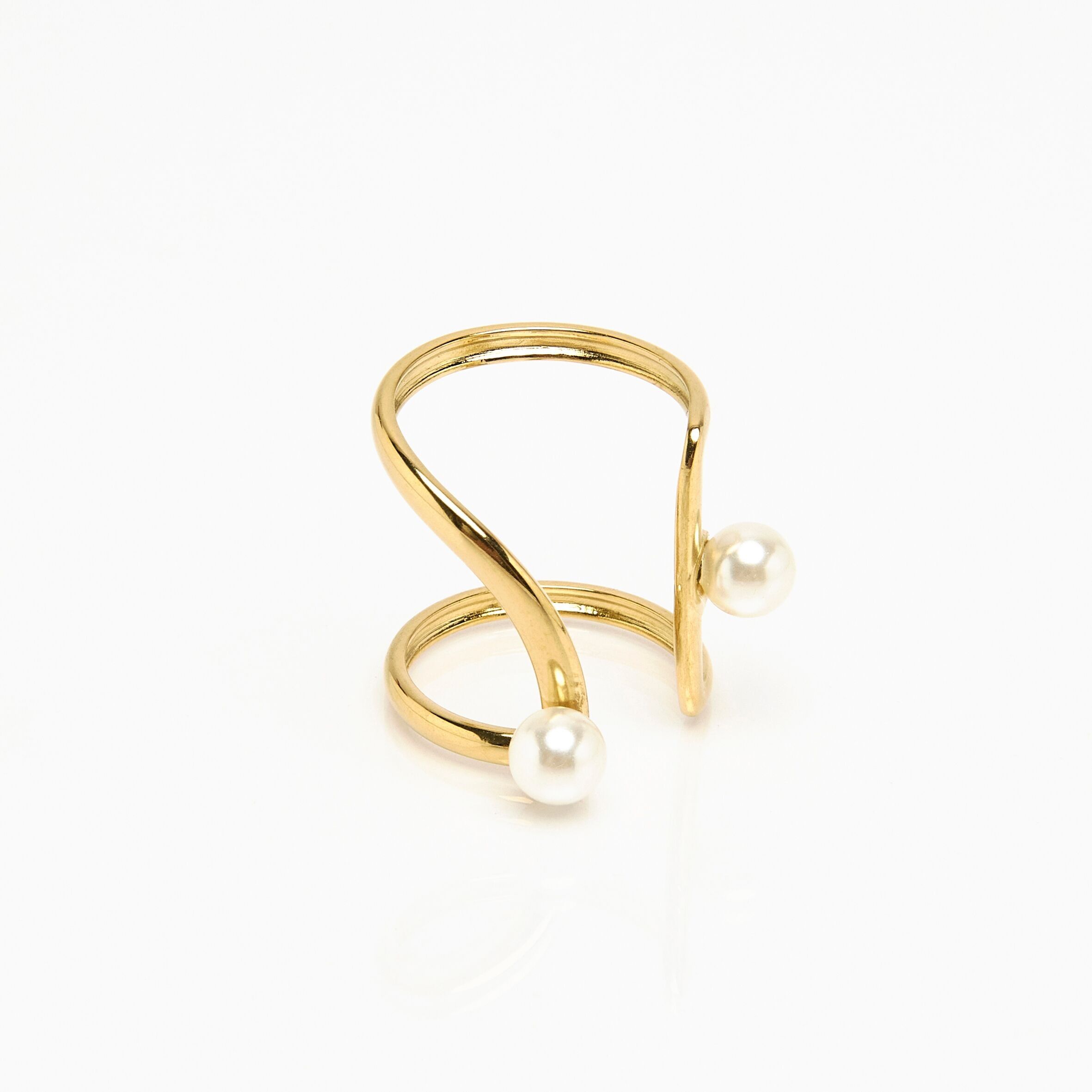 Anello in acciaio inossidabile dorato, perline asimmetriche, color perla.