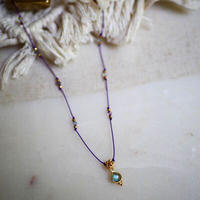Collar Pragati cordón morado Fluorita y Labradorita