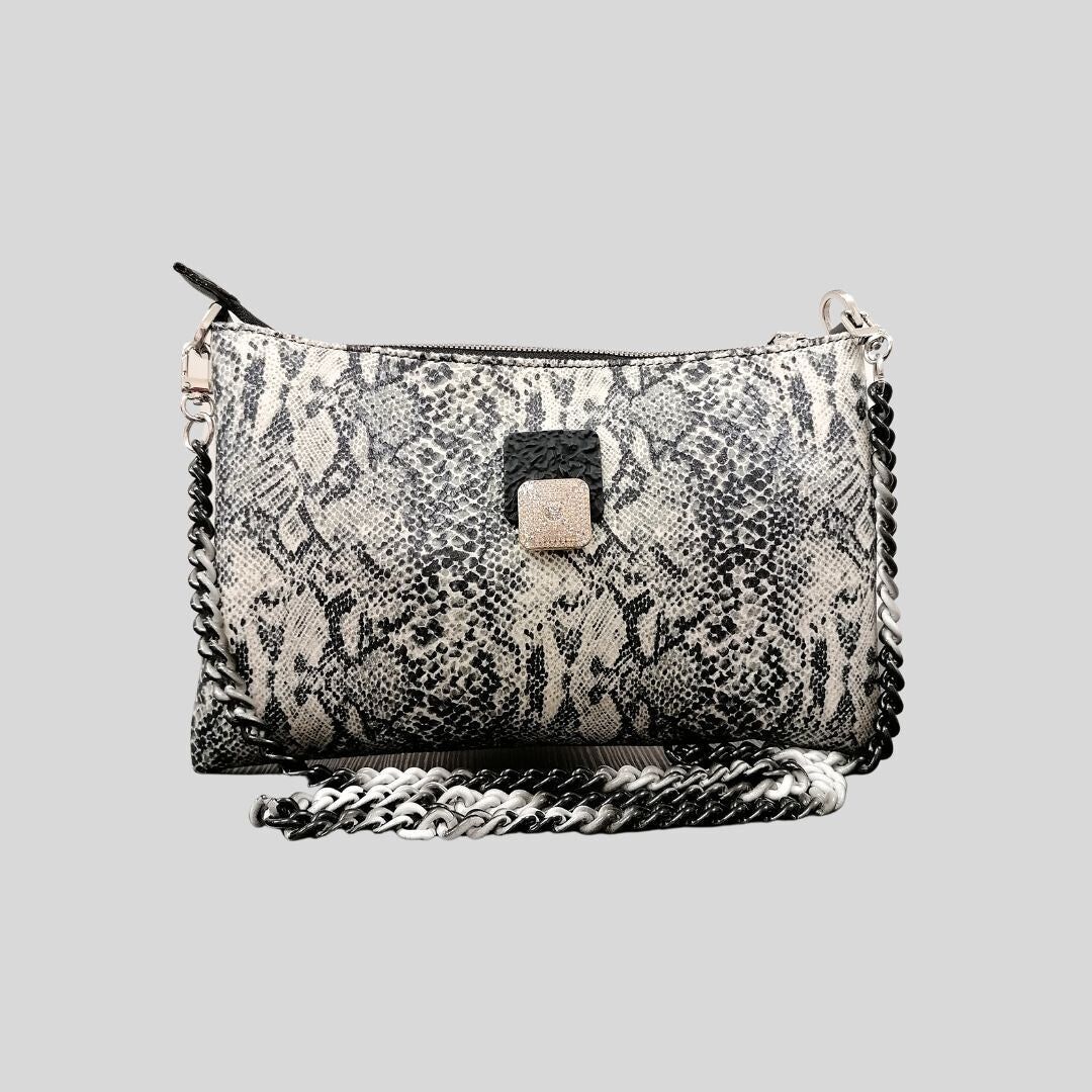 Borsa a bustina piccola con tracolla a catena, chiusura a zip, con gioiello Made in Italy