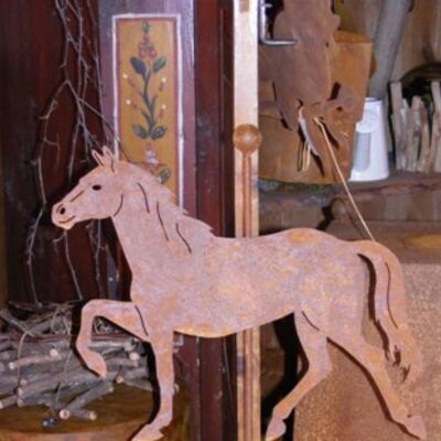 Cheval décoratif en métal sur plaque de base ou comme piquet de jardin - figurine rouille pour la maison et le jardin