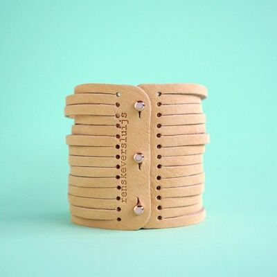 bracelet en cuir nude