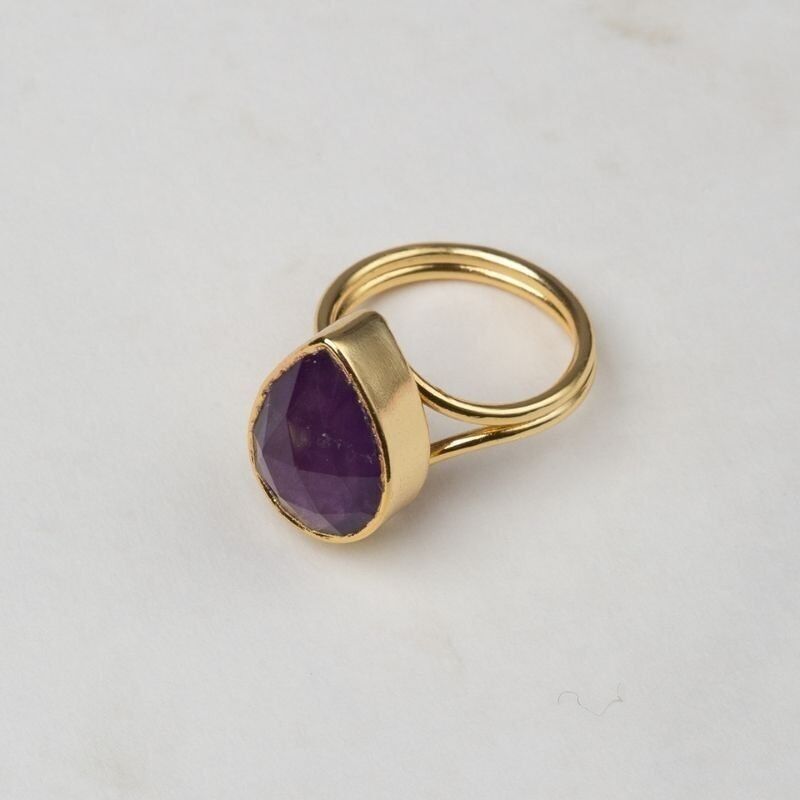 Polierter violetter Amethyst-Ring von Caveto
