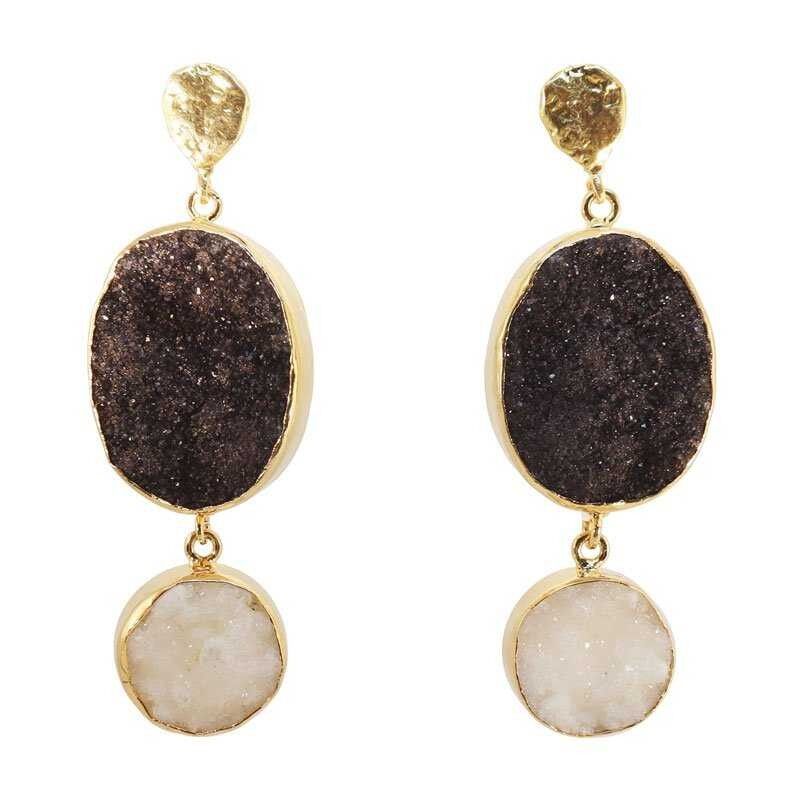 Schwarz-weiße Saphiro-Ohrringe