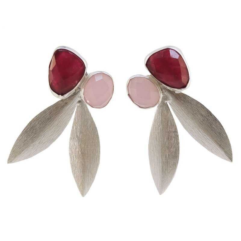 Orecchini Narciso in argento con rubini e rosa chiaro