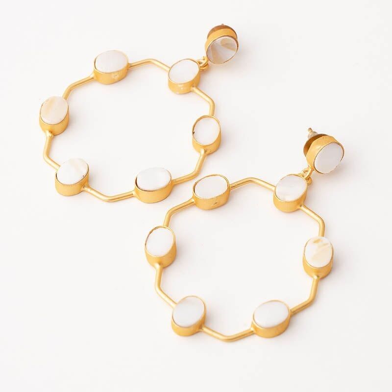 Orecchini a cerchio Ferran Ed. Madreperla bianca limitata