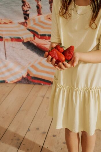 robe lea en jaune clair avec petite broderie popsicle pour enfants 3