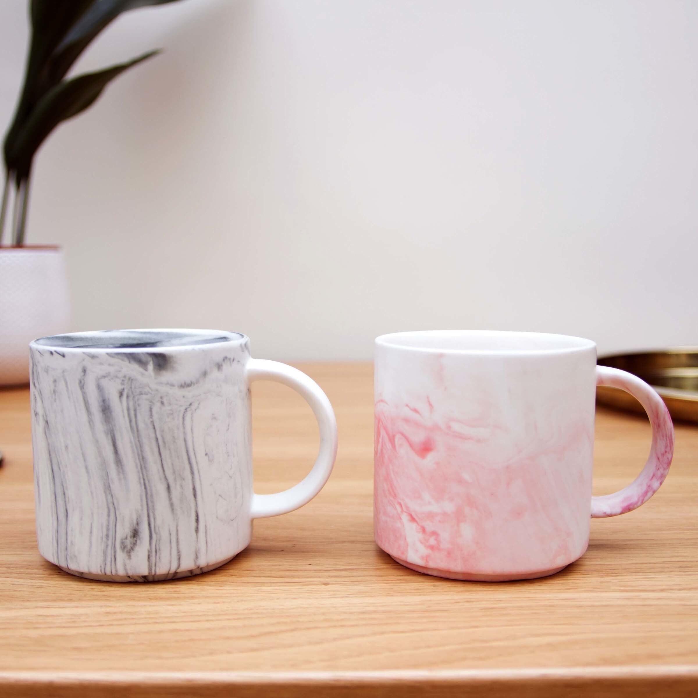 Tazze con effetto marmo rosa Good Design Works