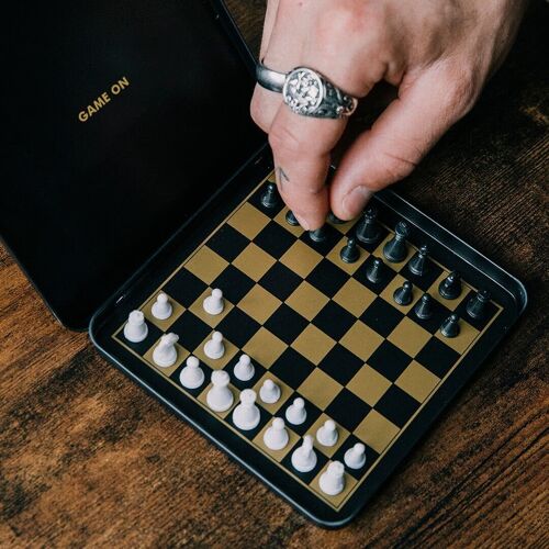 I&G Magnetic Travel Chess - Game On Chess Set