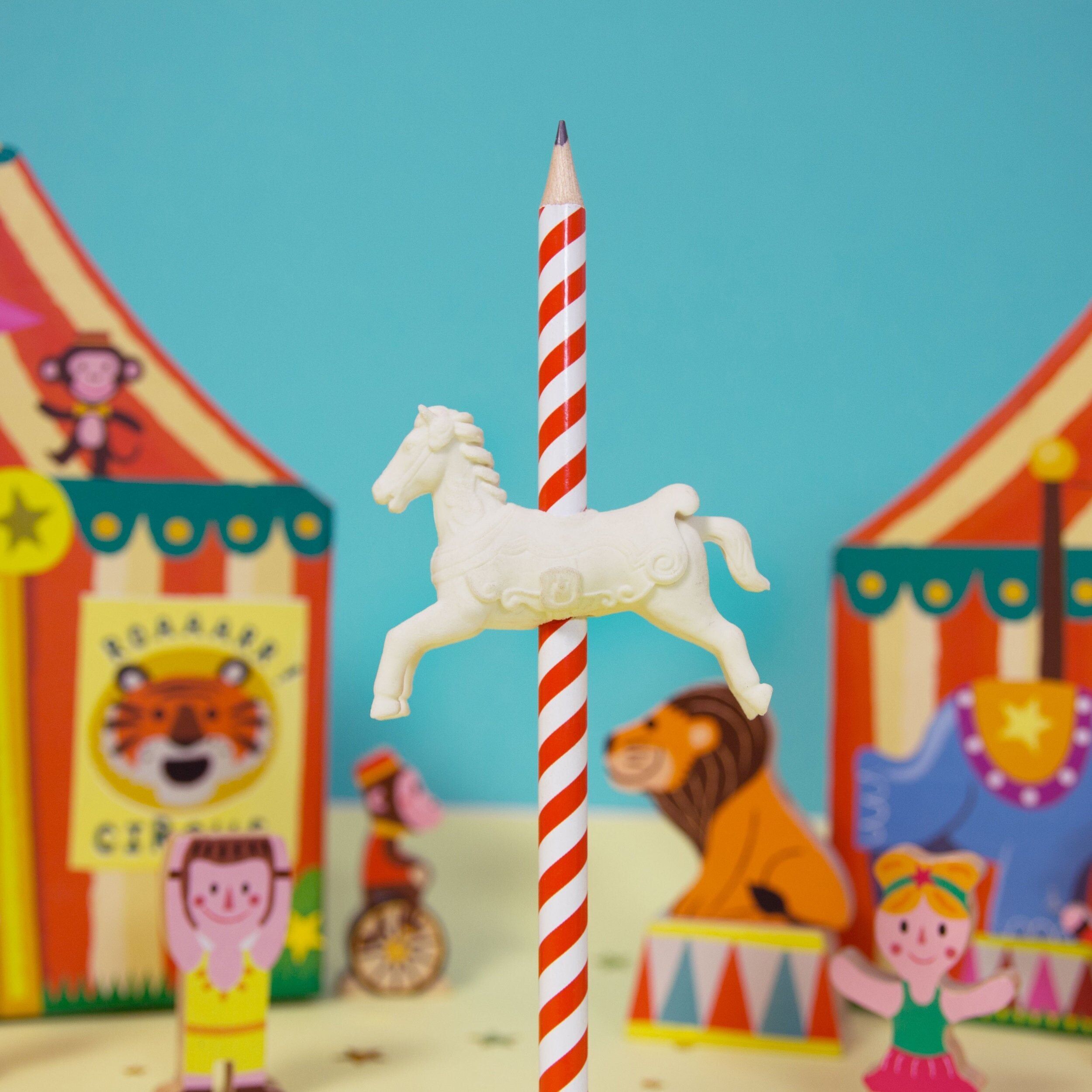 Borrador y lápiz de caballo de carrusel