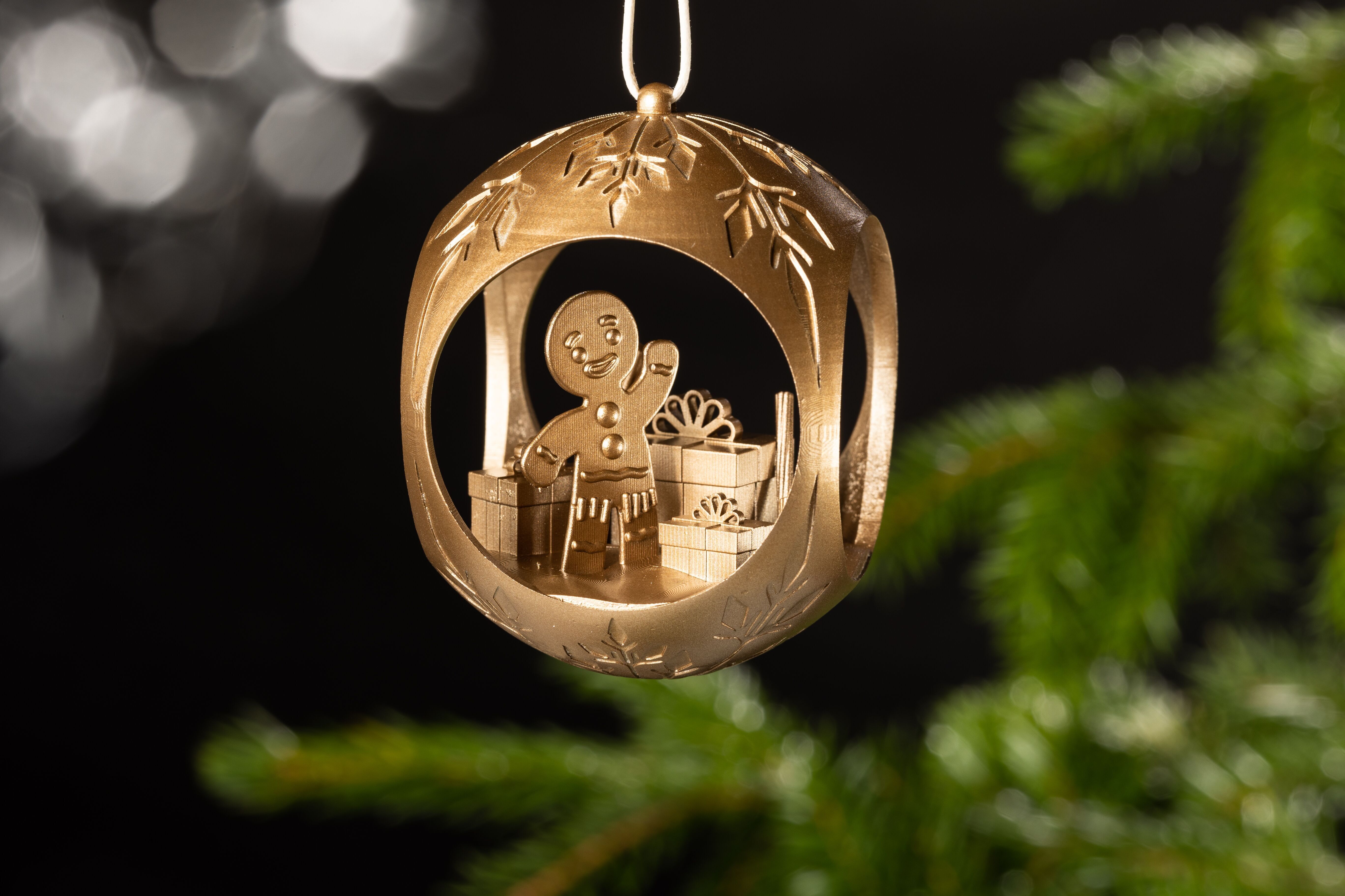 Christmas tree bauble gingerbread man MATT