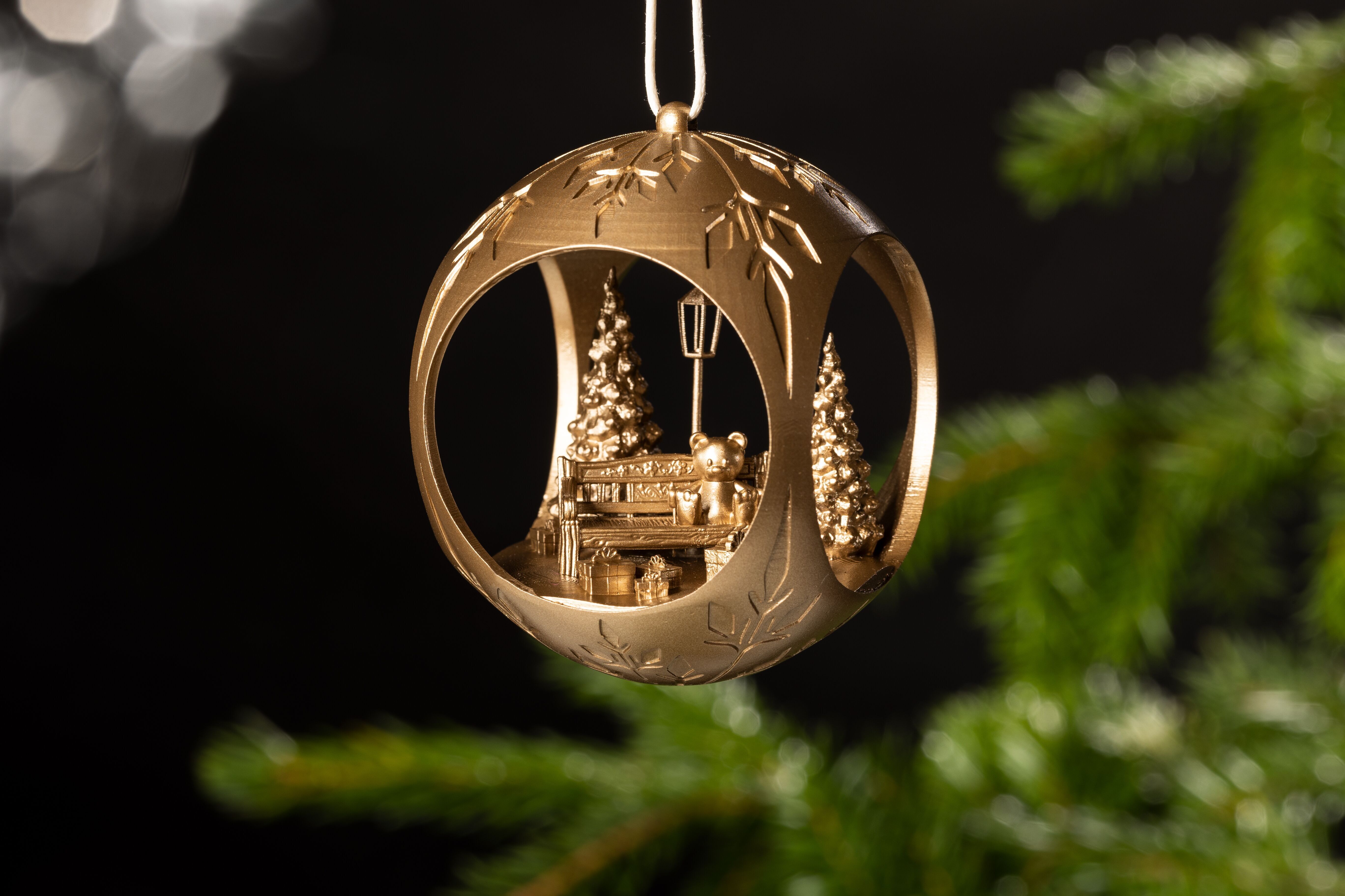 Christmas tree ball Teddy bench MATT