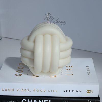 Tight Cuddles Decorative Candle