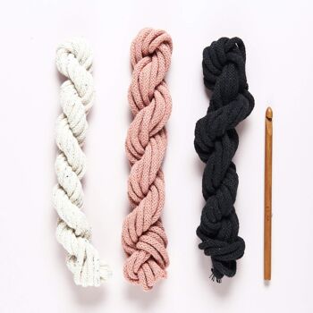 Kit de collier au crochet - Blush, Black et Rainbow Dust 2